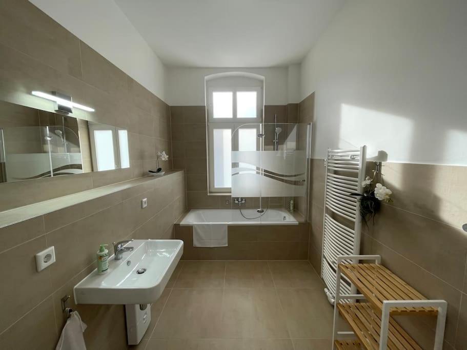 Lucky Stays Ls10 - Vollausstattung - Zentrum - Aufzug - Grosse Kueche - 2 Zimmer - Smart-Tv Magdeburg Eksteriør bilde